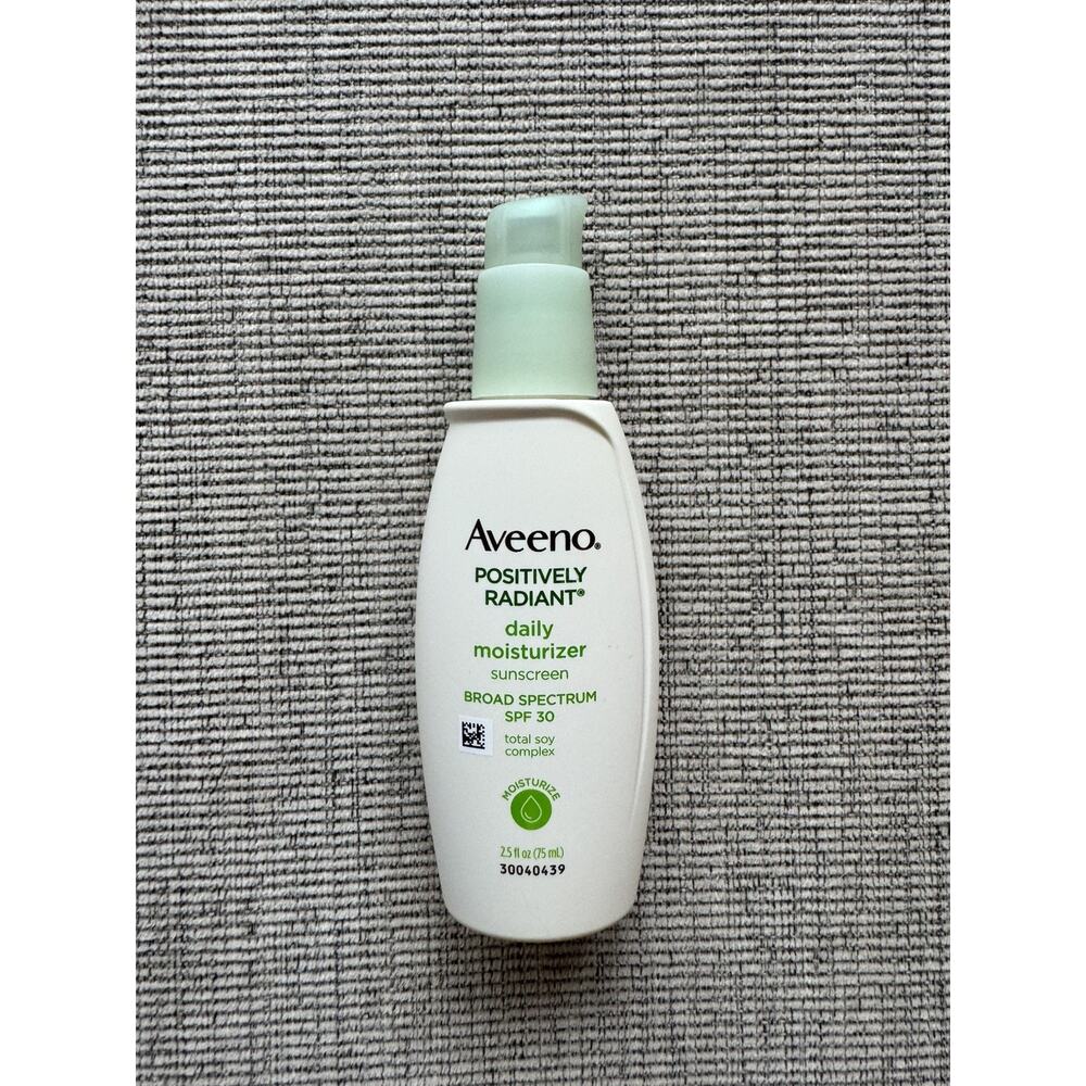 Aveeno Positively Radiant Daily Moisturizer SPF 30, 2.5 fl. oz - No Box Original